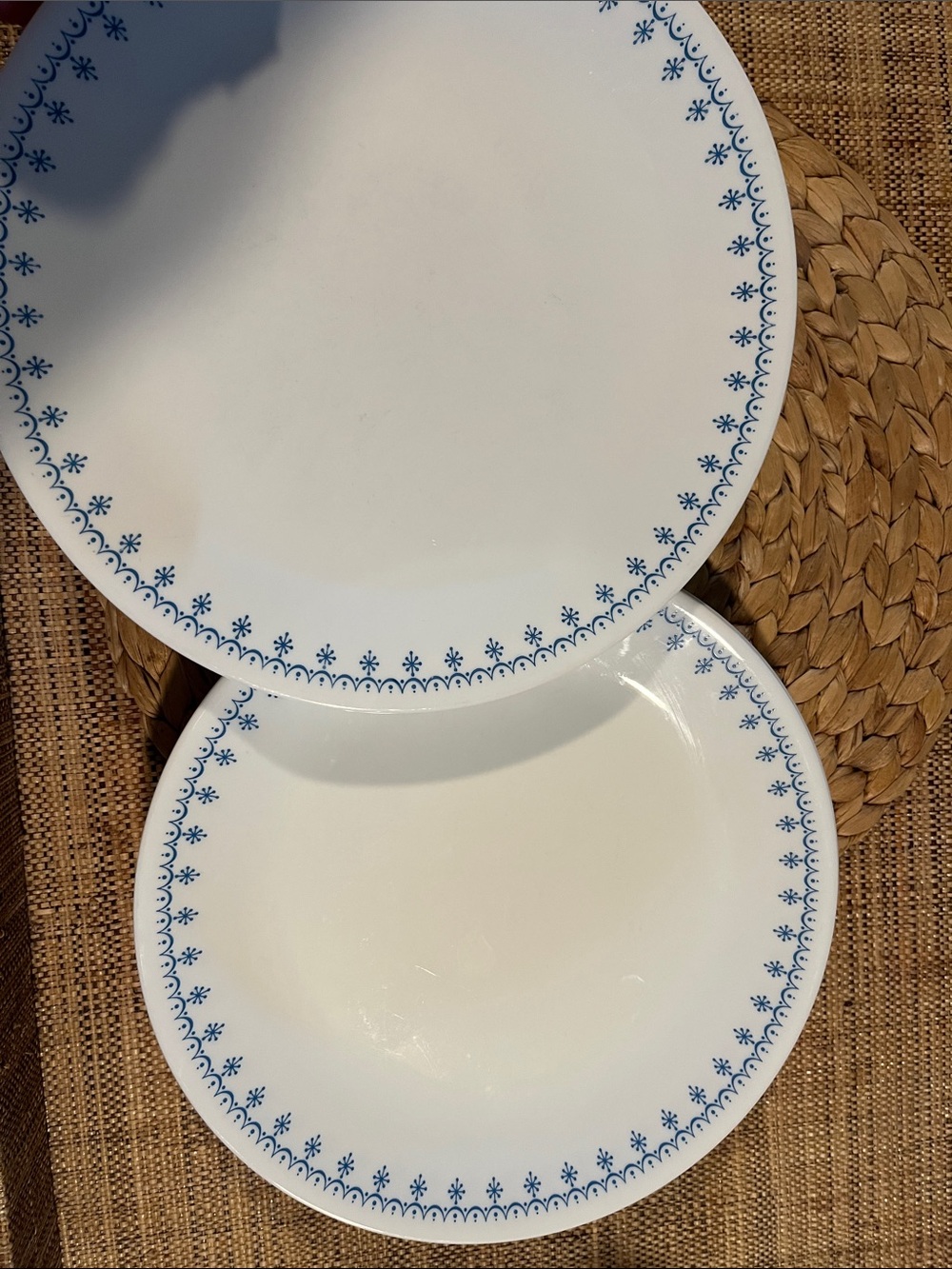 8 pc Corelle Blue Snowflake Plate Set 10.25" - Picture 4 of 7